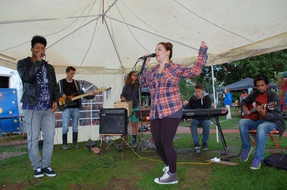 Überdacht musizierten unsere Freunde vom Catalina Club beim Sommerfest